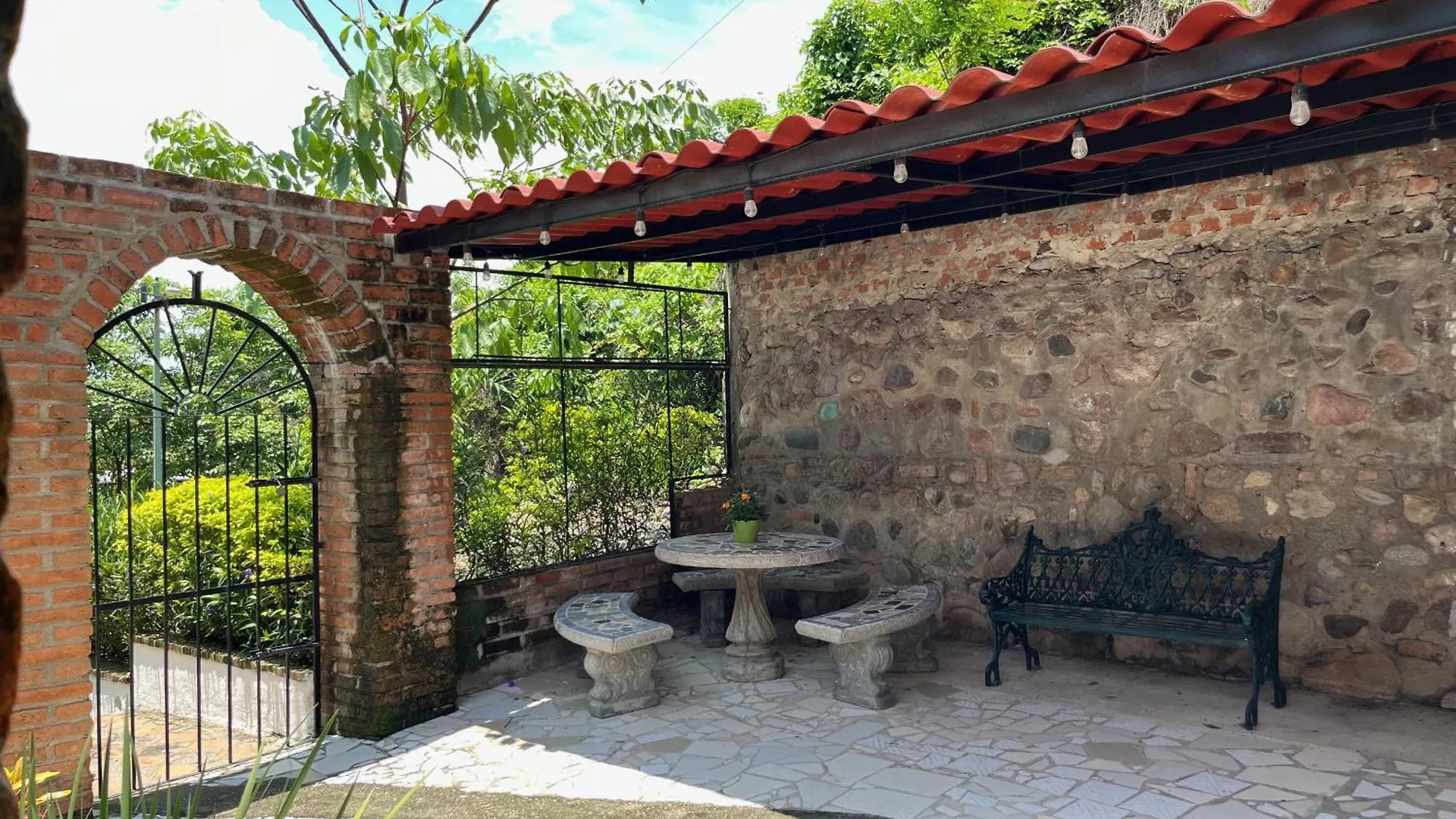 Villa Palmier -Quiet Cosy Air Conditioned Terrace