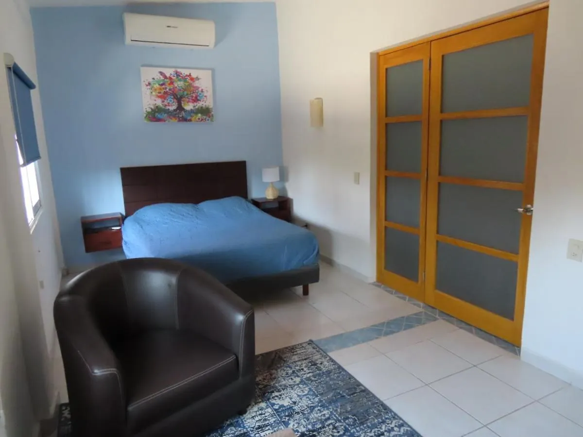 Villa Palmier -Quiet Cosy Air Conditioned Terrace بويرتو فالارتا