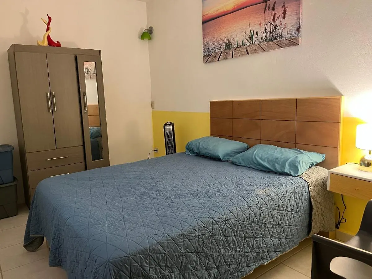 Villa Palmier -Quiet Cosy Air Conditioned Terrace بويرتو فالارتا 0*,  المكسيك